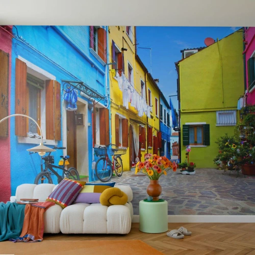 Maßgeschneiderte Fototapete Premium Sand - Pastell, süße Gasse - Stadt, Fahrräder, Gasse