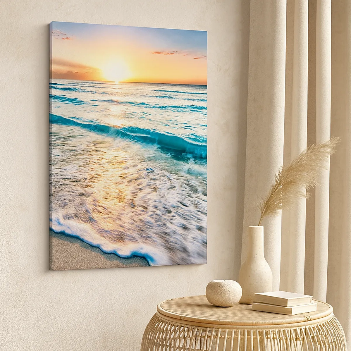 Bild auf Leinwand - Leinwandbild - Sonnenaufgang über einem ruhigen Strand mit Wellen - 50x70cm - Ein Blick lohnt sich - Moderne Wanddekoration für Wohnzimmer und Schlafzimmer ARTTOR