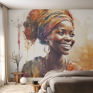 Fototapete Premium Sand - Lächelnde Frau mit buntem Turban und Schmuck - 100x70cm - Afrikanische Königin - Moderne Wanddekoration für Wohnzimmer und Schlafzimmer ARTTOR