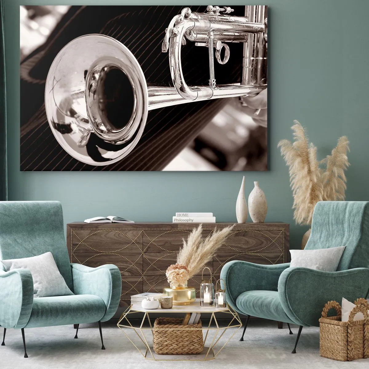 Bild auf Leinwand - Leinwandbild - Eine Nahaufnahme einer silbernen Trompete vor einem eleganten Stoffhintergrund. - 70x50cm - Eine musikalische Reise in die 1930er Jahre - Moderne Wanddekoration für Wohnzimmer und Schlafzimmer ARTTOR