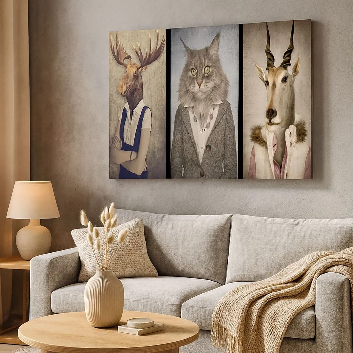 Bild auf Leinwand - Leinwandbild - Ein Triptychon mit Tierfiguren in eleganter Kleidung vor stilisiertem Hintergrund - 70x50cm - Pelze sind wieder in Mode - Moderne Wanddekoration für Wohnzimmer und Schlafzimmer ARTTOR