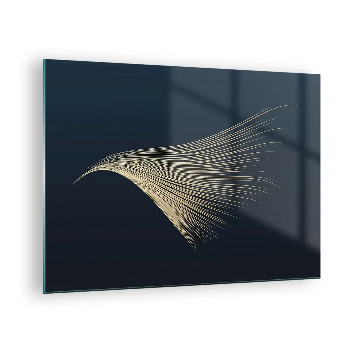 Glasbild - Bild auf glas - Eine goldene Linie, die einem Flügel auf einem marineblauen Hintergrund ähnelt - 70x50cm - Wie das Haar eines Engels - Moderne Wanddekoration für Wohnzimmer und Schlafzimmer ARTTOR