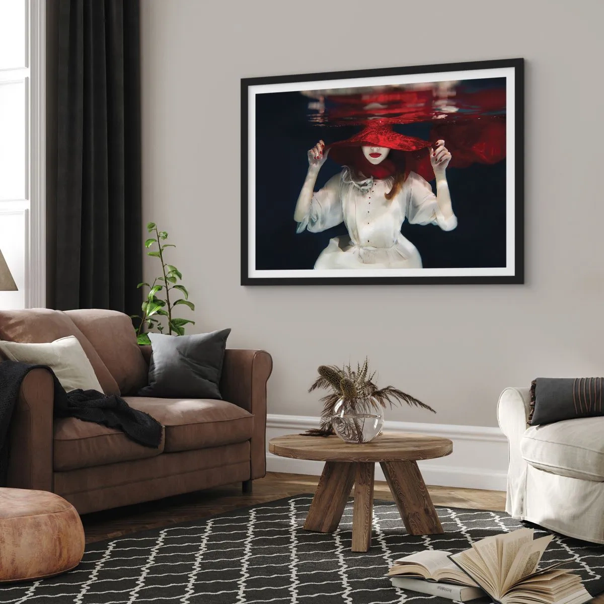 Poster in einem schwarzem Rahmen - Eine Frau mit rotem Hut im Wasser - 70x50cm - Boshafte Göttin in der slawischen Mythologie - Moderne Wanddekoration für Wohnzimmer und Schlafzimmer ARTTOR