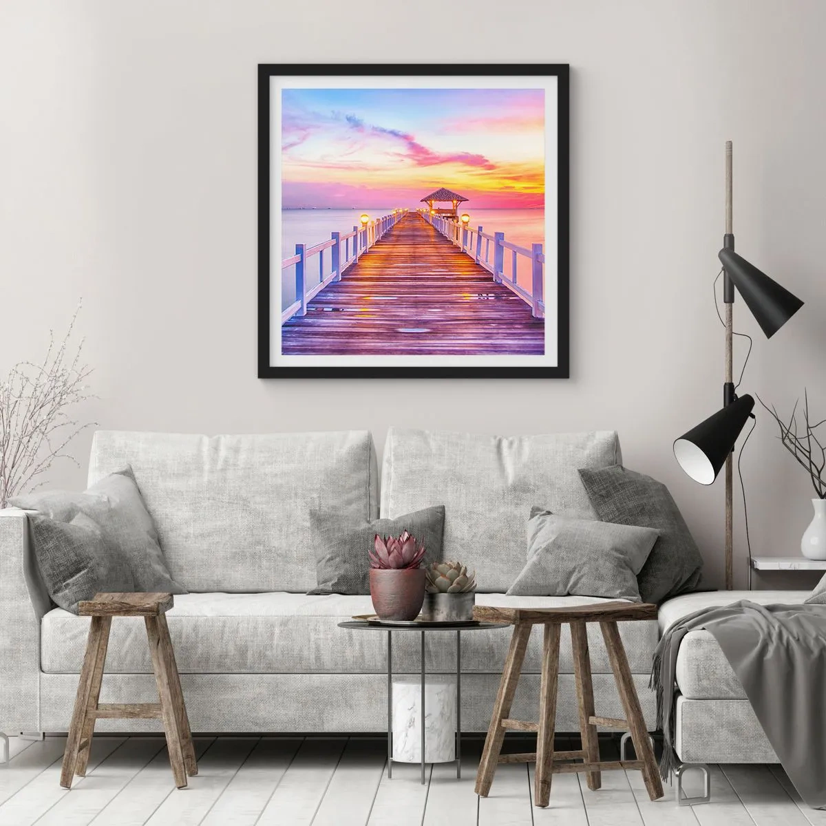 Poster in einem schwarzem Rahmen - Die lila-goldene Stille des Abends - 50x50 cm