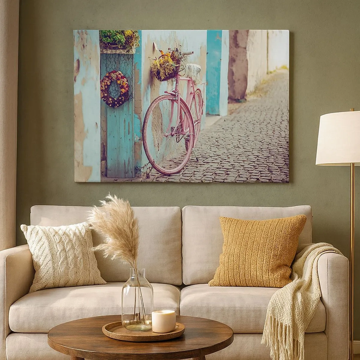 Bild auf Leinwand - Leinwandbild - Ein rosa Fahrrad neben einer türkisfarbenen Tür - 70x50cm - Ich komme gleich wieder - Moderne Wanddekoration für Wohnzimmer und Schlafzimmer ARTTOR