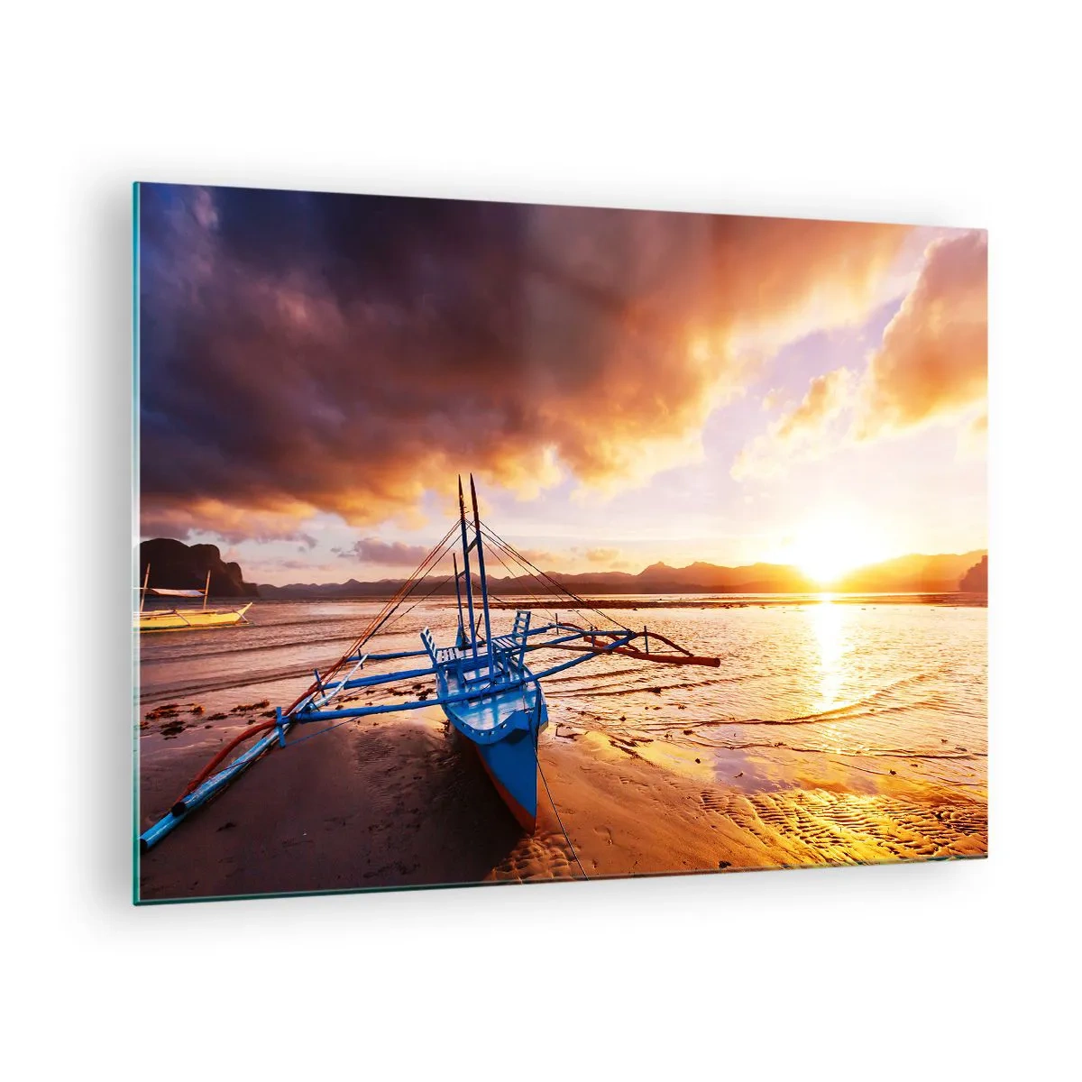 Glasbild - Bild auf glas - Boot am Strand bei Sonnenuntergang mit dramatischem Himmel - 70x50cm - Nach einem Tag sich im Sand ausstrecken - Moderne Wanddekoration für Wohnzimmer und Schlafzimmer ARTTOR