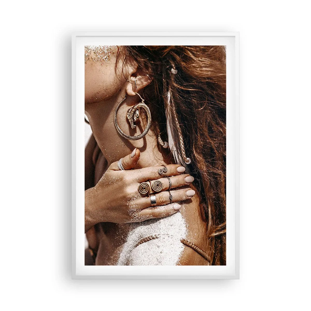 Poster in einem weißen Rahmen - Königin des wilden Strandes - 61x91 cm