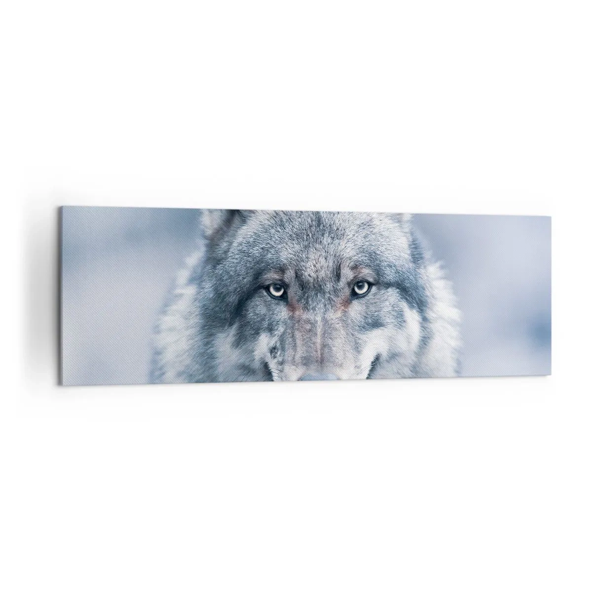 Bild auf Leinwand - Leinwandbild - Ein Wolf mit intensivem Blick in einer Winterlandschaft - 160x50cm - Werden Sie die Herausforderung annehmen? - Moderne Wanddekoration für Wohnzimmer und Schlafzimmer ARTTOR