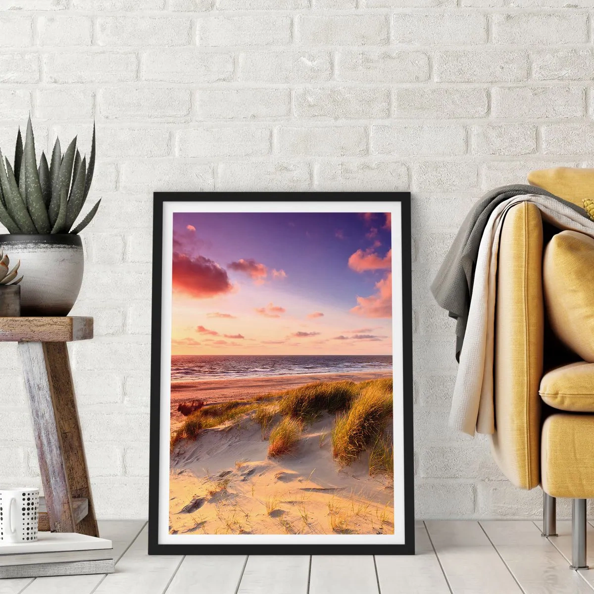 Poster in einem schwarzem Rahmen - Strand mit Dünen und untergehender Sonne - 50x70cm - Die Luft riecht schon im Sommer - Moderne Wanddekoration für Wohnzimmer und Schlafzimmer ARTTOR