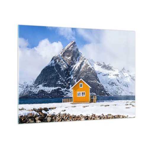 Glasbild - Bild auf glas - Ein gelbes Häuschen an einem Fjord mit schneebedeckten Bergen im Hintergrund - 70x50cm - Skandinavische Feiertage - Moderne Wanddekoration für Wohnzimmer und Schlafzimmer ARTTOR