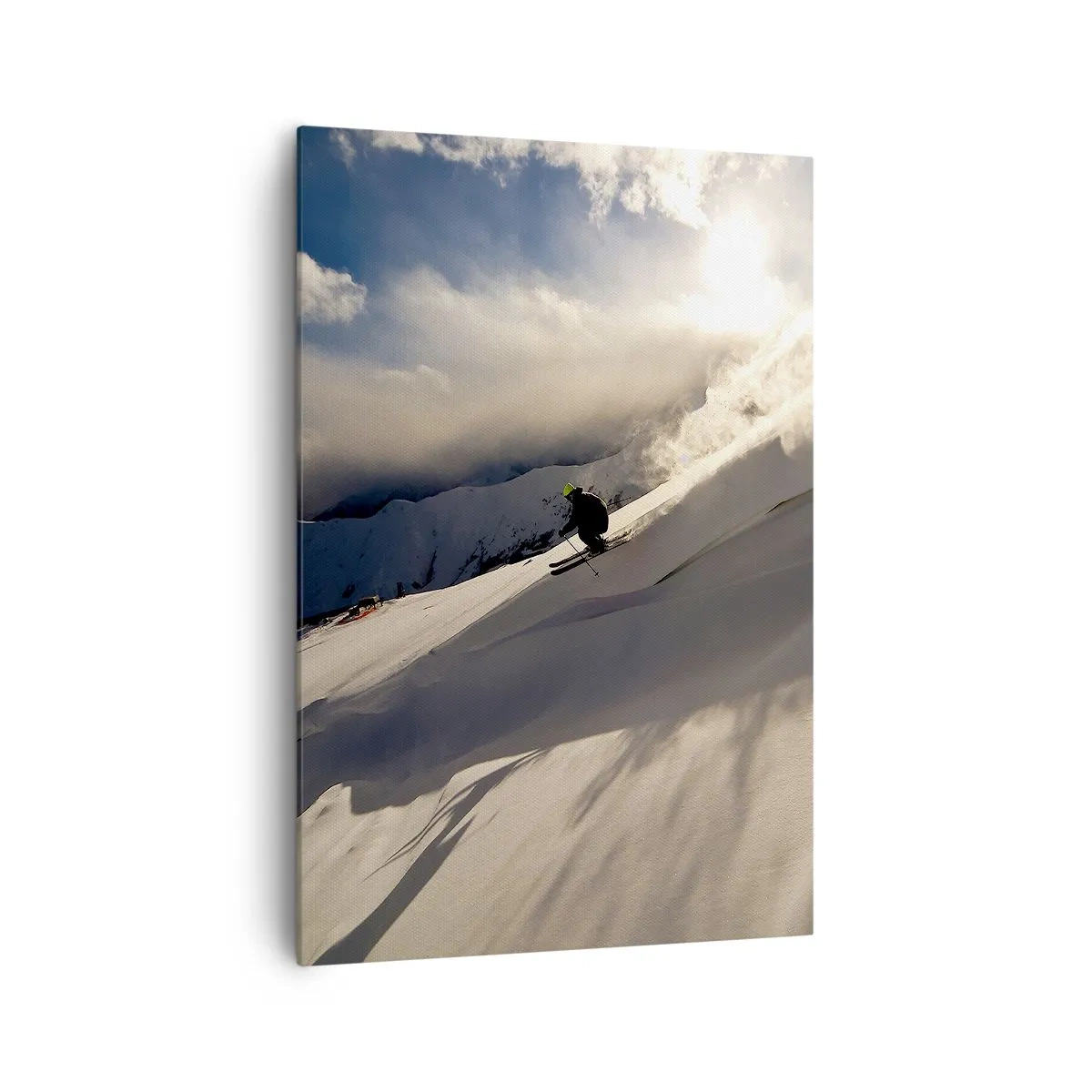 Bild auf Leinwand - Leinwandbild - Ein Skifahrer auf einer Piste, umgeben von Bergen und Schnee - 70x100cm - Bergherausforderung angenommen - Moderne Wanddekoration für Wohnzimmer und Schlafzimmer ARTTOR