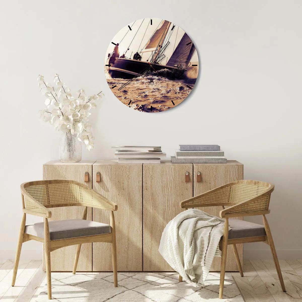 Wanduhr - Glasuhr - Eine Yacht segelt auf stürmischer See im Sonnenschein - 30x30cm - Segle, Seemann - Moderne Wanddekoration für Wohnzimmer, Küche und Schlafzimmer ARTTOR