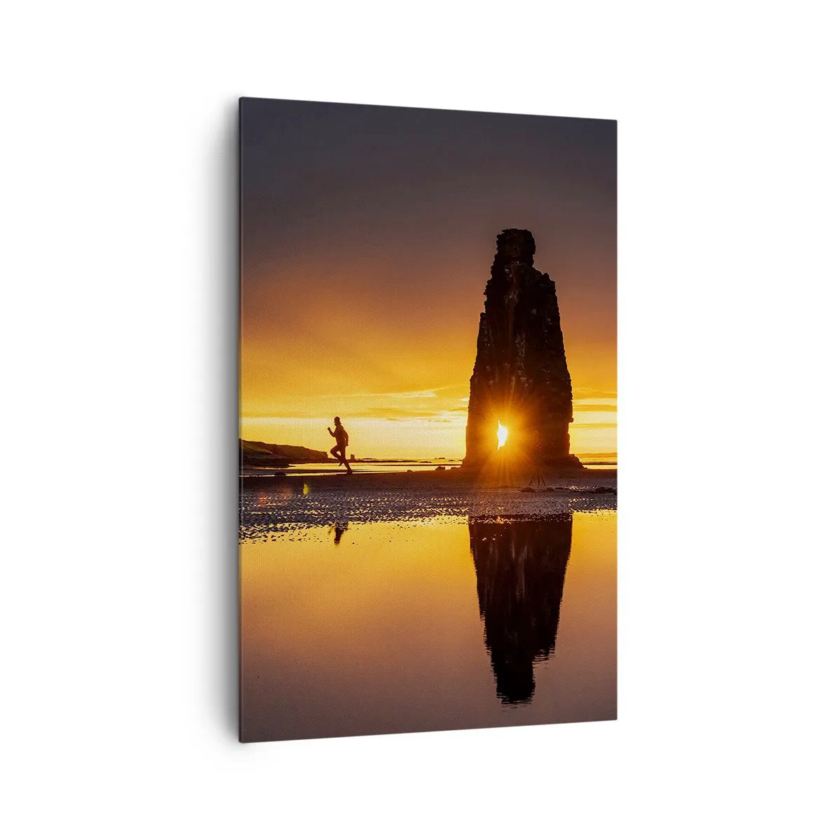 Bild auf Leinwand - Leinwandbild - Person läuft bei Sonnenuntergang am Strand mit Felsformation - 80x120cm - Nur du und die Natur - Moderne Wanddekoration für Wohnzimmer und Schlafzimmer ARTTOR