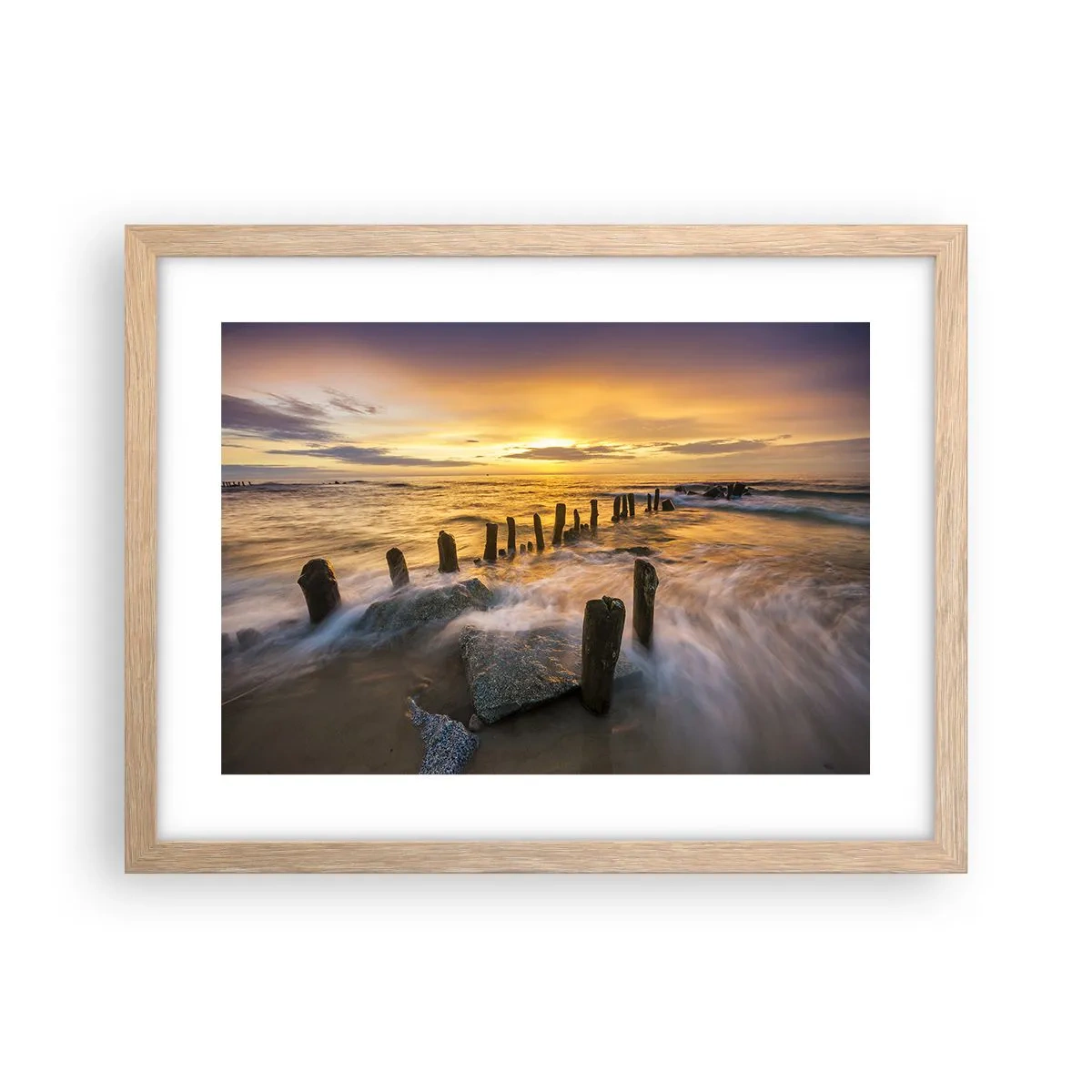 Poster in einem Rahmen aus heller Eiche - Die raue Schönheit der Ostsee - 40x30 cm