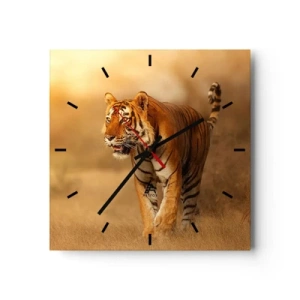 Wanduhr - Glasuhr - Ein Tiger, der in warmen Farben durch die Savanne läuft - 30x30cm - Vor dem Angriff - Moderne Wanddekoration für Wohnzimmer und Schlafzimmer ARTTOR