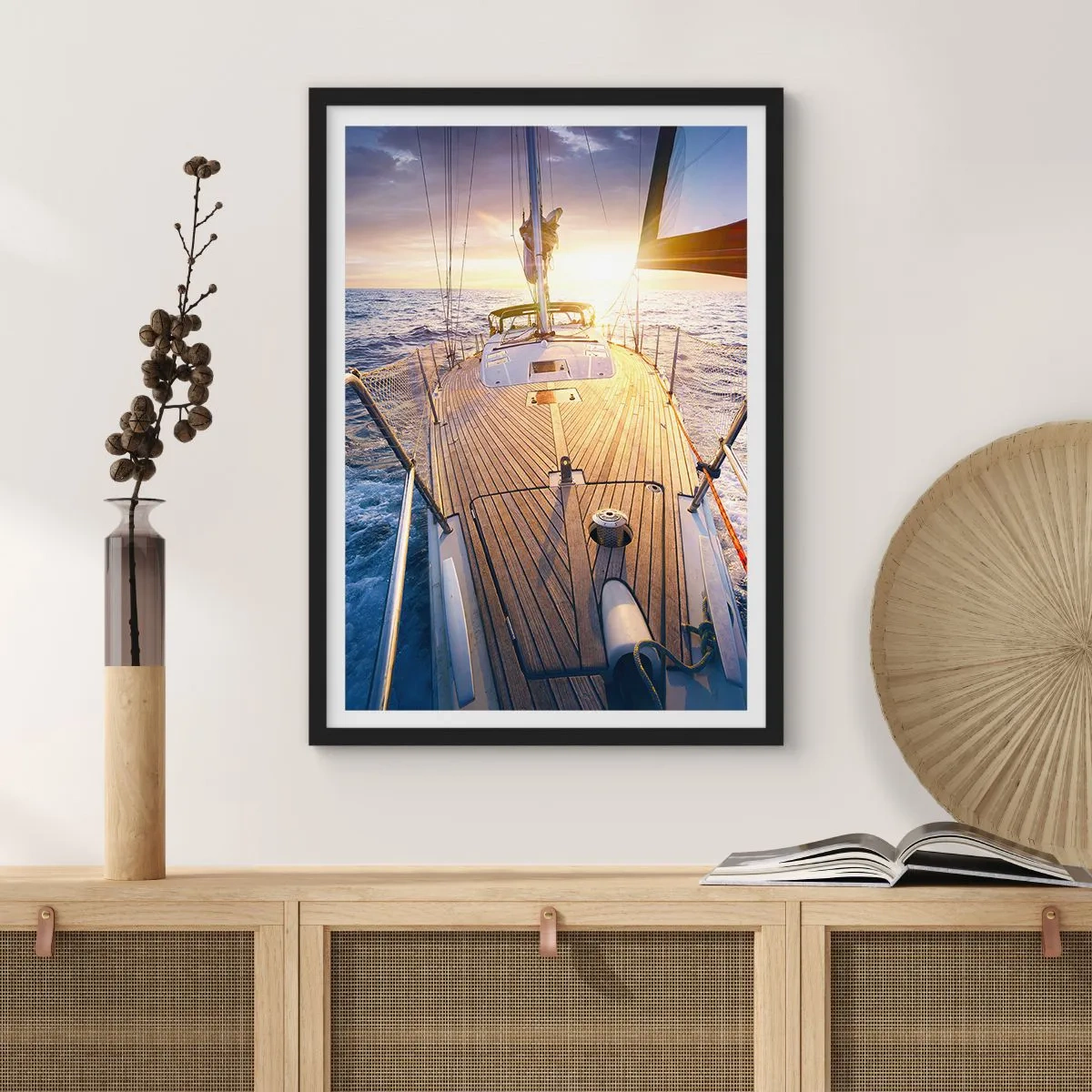 Poster in einem schwarzem Rahmen - Yachtdeck mit Blick auf das Meer und den Sonnenuntergang - 50x70cm - Laufen unter den Wellen - Moderne Wanddekoration für Wohnzimmer und Schlafzimmer ARTTOR