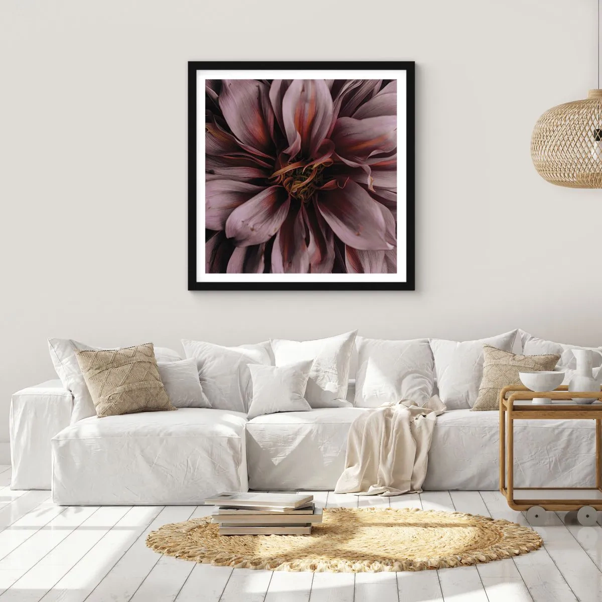 Poster in einem schwarzem Rahmen - Ein Blumenherz - 60x60 cm