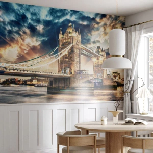 Fototapete Premium Canvas - Tower Bridge in der Abenddämmerung vor einem dynamischen Himmel - 100x70cm - Denkmal des viktorianischen Imperiums - Moderne Wanddekoration für Wohnzimmer und Schlafzimmer ARTTOR