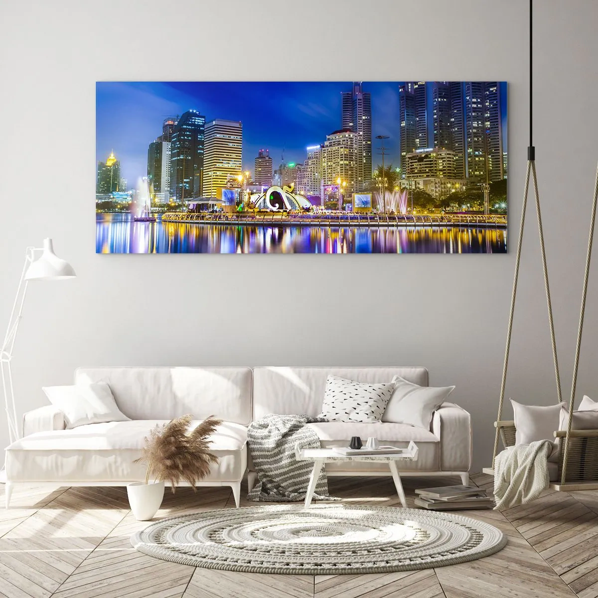 Glasbild - Bild auf glas - Nachtpanorama der Stadt mit auf dem Wasser reflektierten Lichtern - 160x50cm - Metropolis bei Regenbogennacht - Moderne Wanddekoration für Wohnzimmer und Schlafzimmer ARTTOR