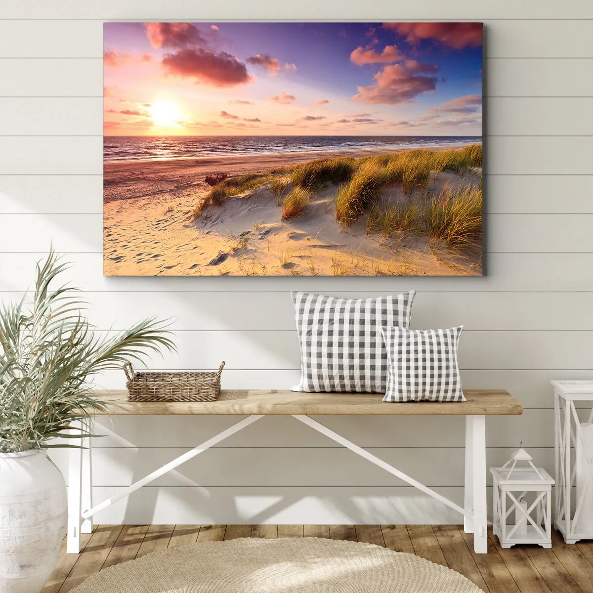 Bild auf Leinwand - Leinwandbild - Ein grasbewachsener Strand und ein Sonnenuntergang über einem ruhigen Meer - 100x70cm - Die Luft riecht schon im Sommer - Moderne Wanddekoration für Wohnzimmer und Schlafzimmer ARTTOR