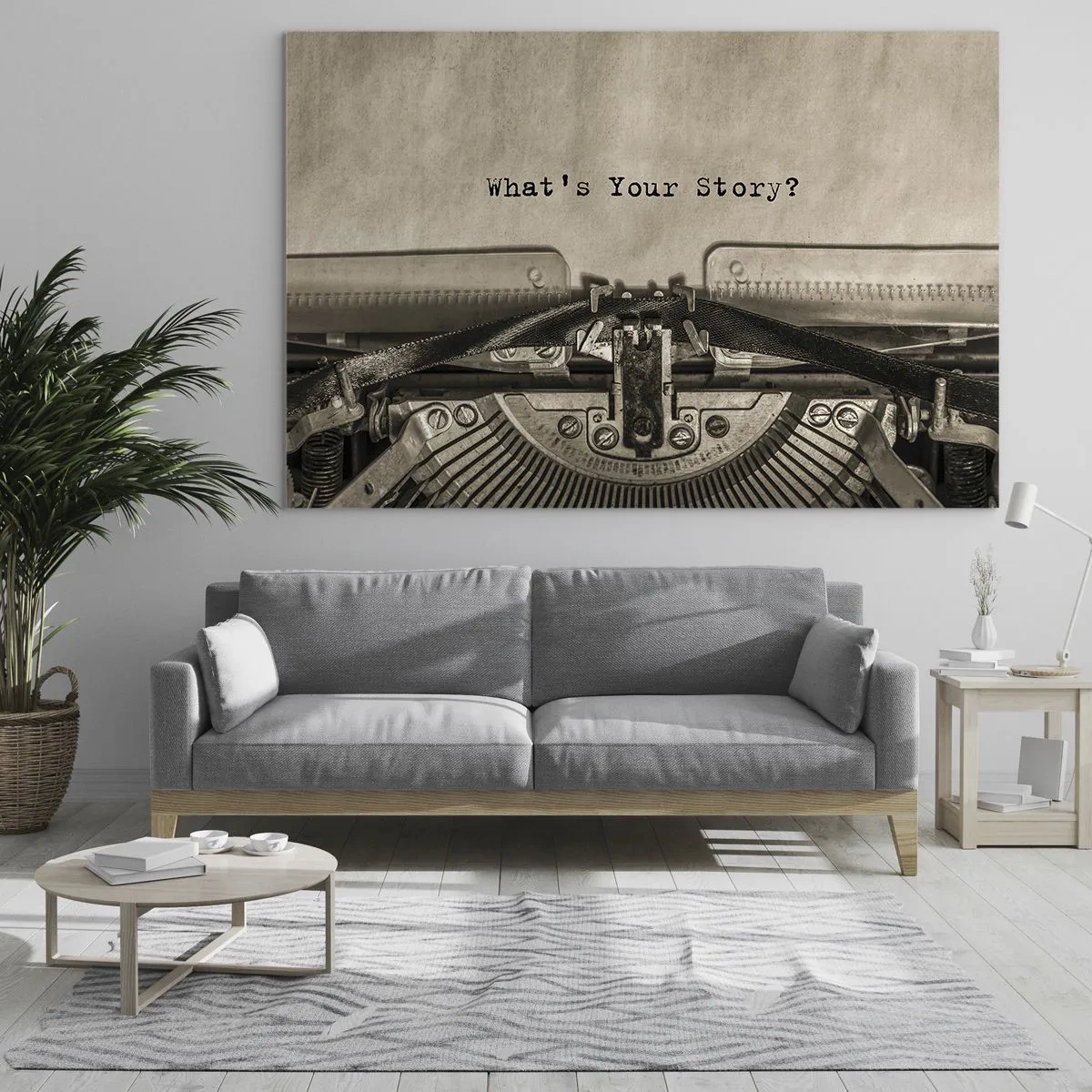 Glasbild - Bild auf glas - Nahaufnahme einer Schreibmaschine mit dem Text „Was ist Ihre Geschichte?“ - 70x50cm - Erzähl es mir - Moderne Wanddekoration für Wohnzimmer und Schlafzimmer ARTTOR