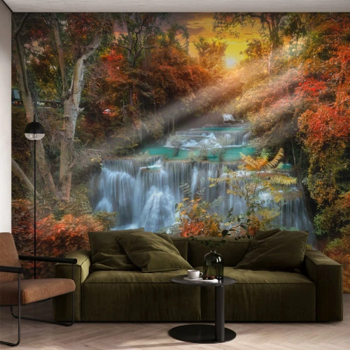 Selbstklebende Fototapete Deluxe Sticker - Versteckter Schatz des Waldes - Landschaft, Wasserfall, Wald - 350x256 cm