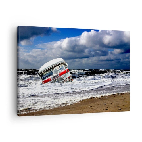 Bild auf Leinwand - Leinwandbild - Ein versunkener Bus am Strand inmitten von Wellen und rauer See - 70x50cm - Und was stehst du so erstaunt? - Moderne Wanddekoration für Wohnzimmer und Schlafzimmer ARTTOR