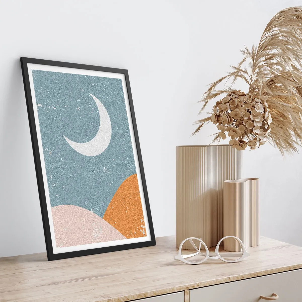 Poster in einem schwarzem Rahmen - Ein minimalistischer Mond über einer abstrakten Landschaft. - 50x70cm - Wunder vieler Nächte - Moderne Wanddekoration für Wohnzimmer und Schlafzimmer ARTTOR