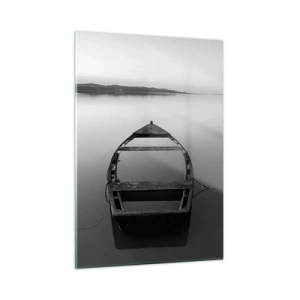Glasbild - Bild auf glas - Ein altes Boot auf einer ruhigen Wasseroberfläche in Schwarz und Weiß - 50x70cm - Sehnsucht und Melancholie - Moderne Wanddekoration für Wohnzimmer und Schlafzimmer ARTTOR