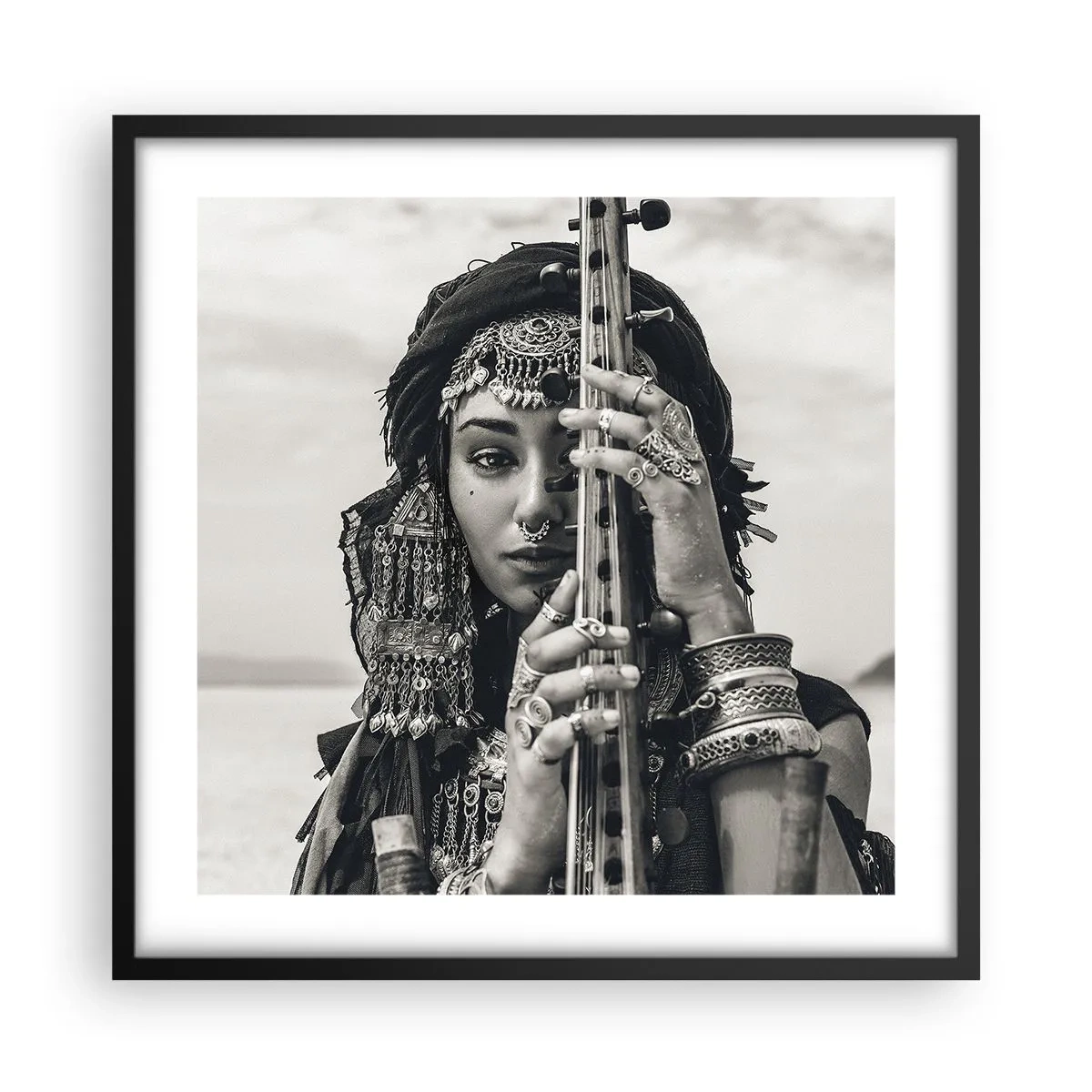 Poster in einem schwarzem Rahmen - Die Musik des Orients selbst - 50x50 cm