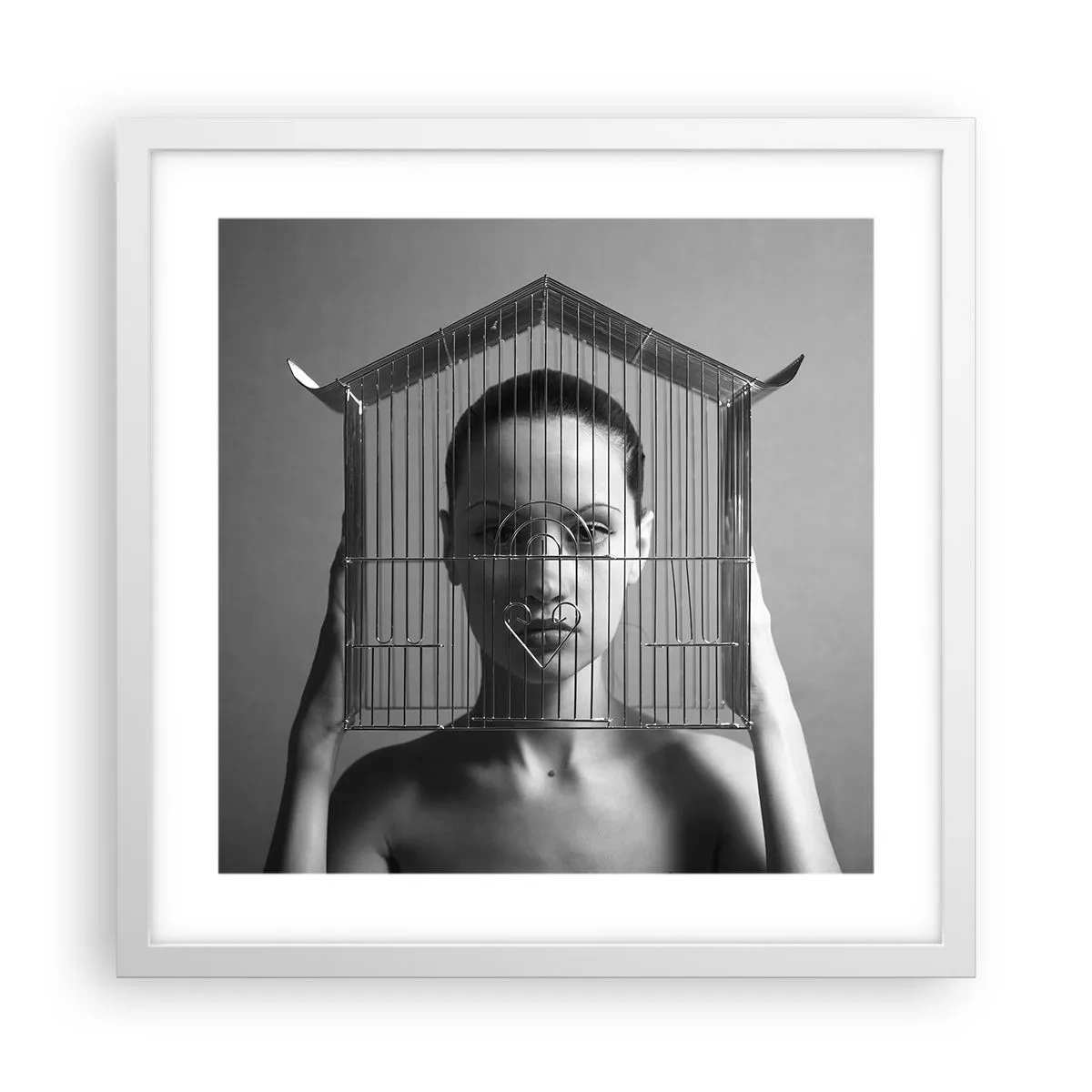 Poster in einem weißen Rahmen - Ein leicht surreales Portrait - 40x40 cm