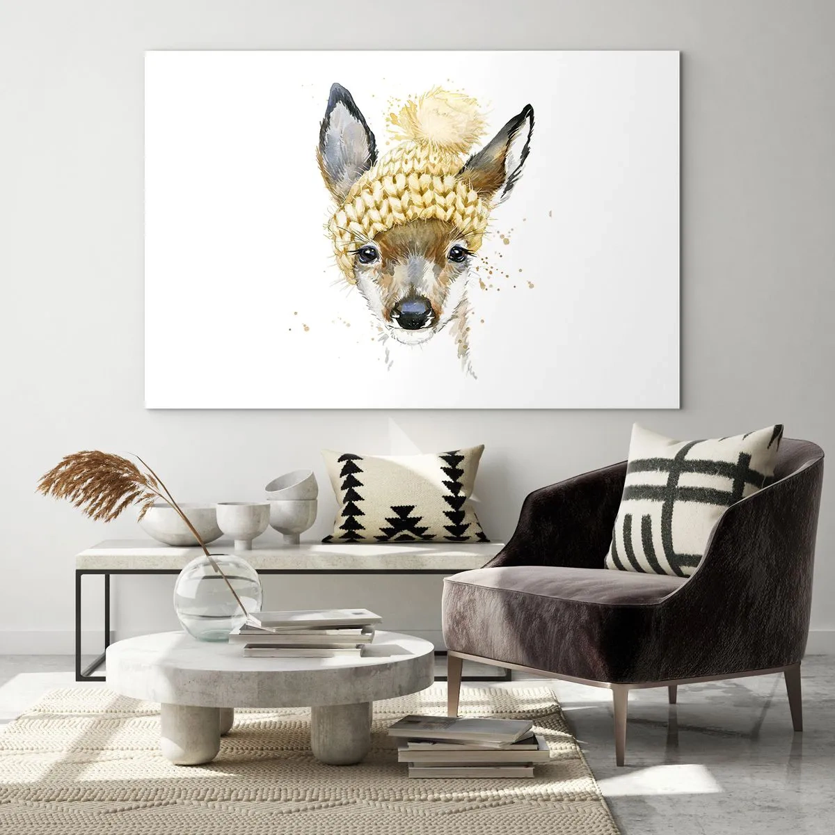 Glasbild - Bild auf glas - Ein Reh mit Wollmütze und Bommel - 70x50cm - Für den Winter im verschneiten Wald - Moderne Wanddekoration für Wohnzimmer und Schlafzimmer ARTTOR