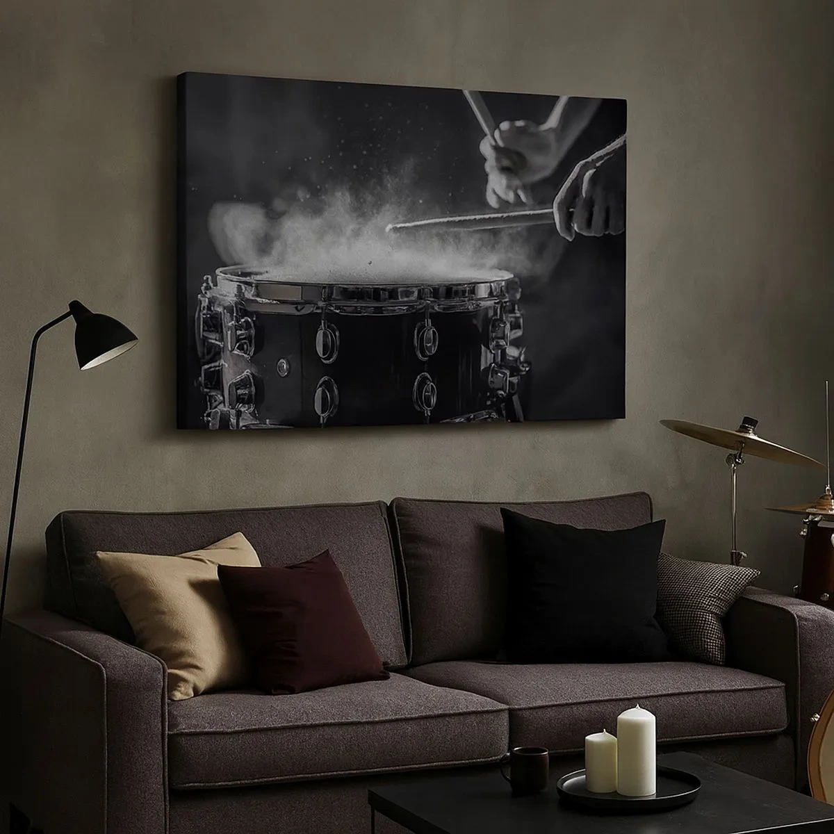 Bild auf Leinwand - Leinwandbild - Schlagen der Snare Drum mit Sticks mit Staubeffekt - 70x50cm - Der Puls der Musik - Moderne Wanddekoration für Wohnzimmer und Schlafzimmer ARTTOR