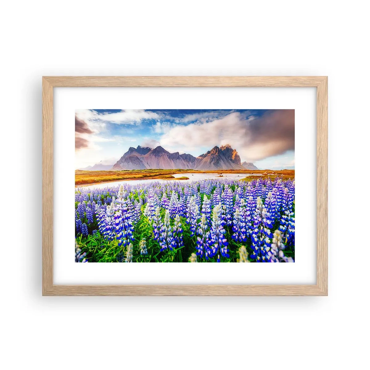 Poster in einem Rahmen aus heller Eiche - Kraft und Strenge neben Sanftmut - 40x30 cm