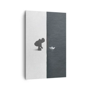 Bild auf Leinwand - Leinwandbild - Eine Kinderfigur mit einem Papierboot vor einem Hintergrund aus kontrastierenden Hälften - 80x120cm - Tolle Expedition - Moderne Wanddekoration für Wohnzimmer und Schlafzimmer ARTTOR