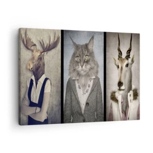 Bild auf Leinwand - Leinwandbild - Ein Triptychon mit Tierfiguren in eleganter Kleidung vor stilisiertem Hintergrund - 70x50cm - Pelze sind wieder in Mode - Moderne Wanddekoration für Wohnzimmer und Schlafzimmer ARTTOR