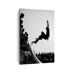Bild auf Leinwand - Leinwandbild - Schwarz-weiße Skateboardszene auf einer Rampe - 70x100cm - Helden und Zuschauer - Moderne Wanddekoration für Wohnzimmer und Schlafzimmer ARTTOR