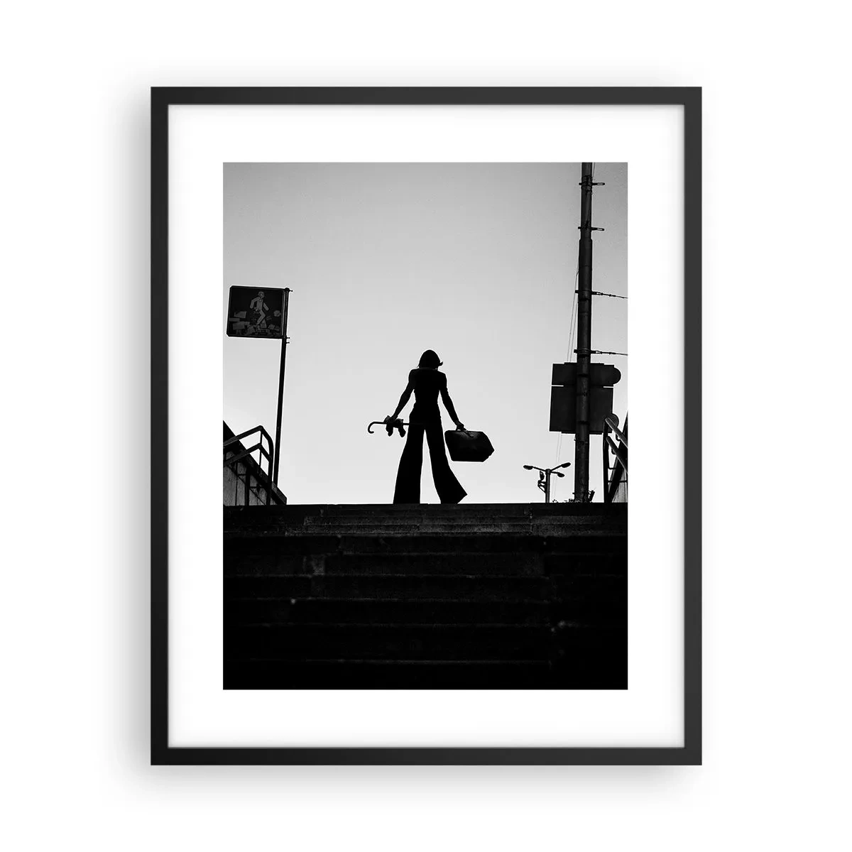 Poster in einem schwarzem Rahmen - Städtisches Wandern - 40x50 cm