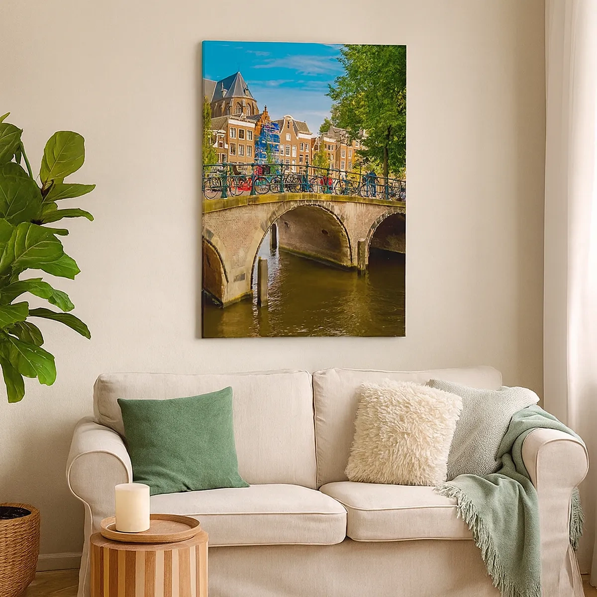 Bild auf Leinwand - Leinwandbild - Ein malerischer Kanal mit einer Brücke in Amsterdam - 50x70cm - Frühling am Kanal - Moderne Wanddekoration für Wohnzimmer und Schlafzimmer ARTTOR