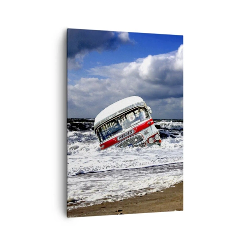 Bild auf Leinwand - Leinwandbild - Ein versunkener Bus am Strand inmitten von Wellen und rauer See - 70x100cm - Und was stehst du so erstaunt? - Moderne Wanddekoration für Wohnzimmer und Schlafzimmer ARTTOR
