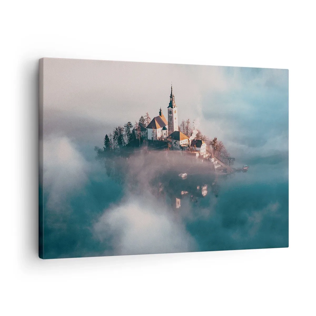 Bild auf Leinwand - Leinwandbild - Eine malerische Insel mit einer im Nebel verborgenen Kirche - 70x50cm - Trauminsel - Moderne Wanddekoration für Wohnzimmer und Schlafzimmer ARTTOR