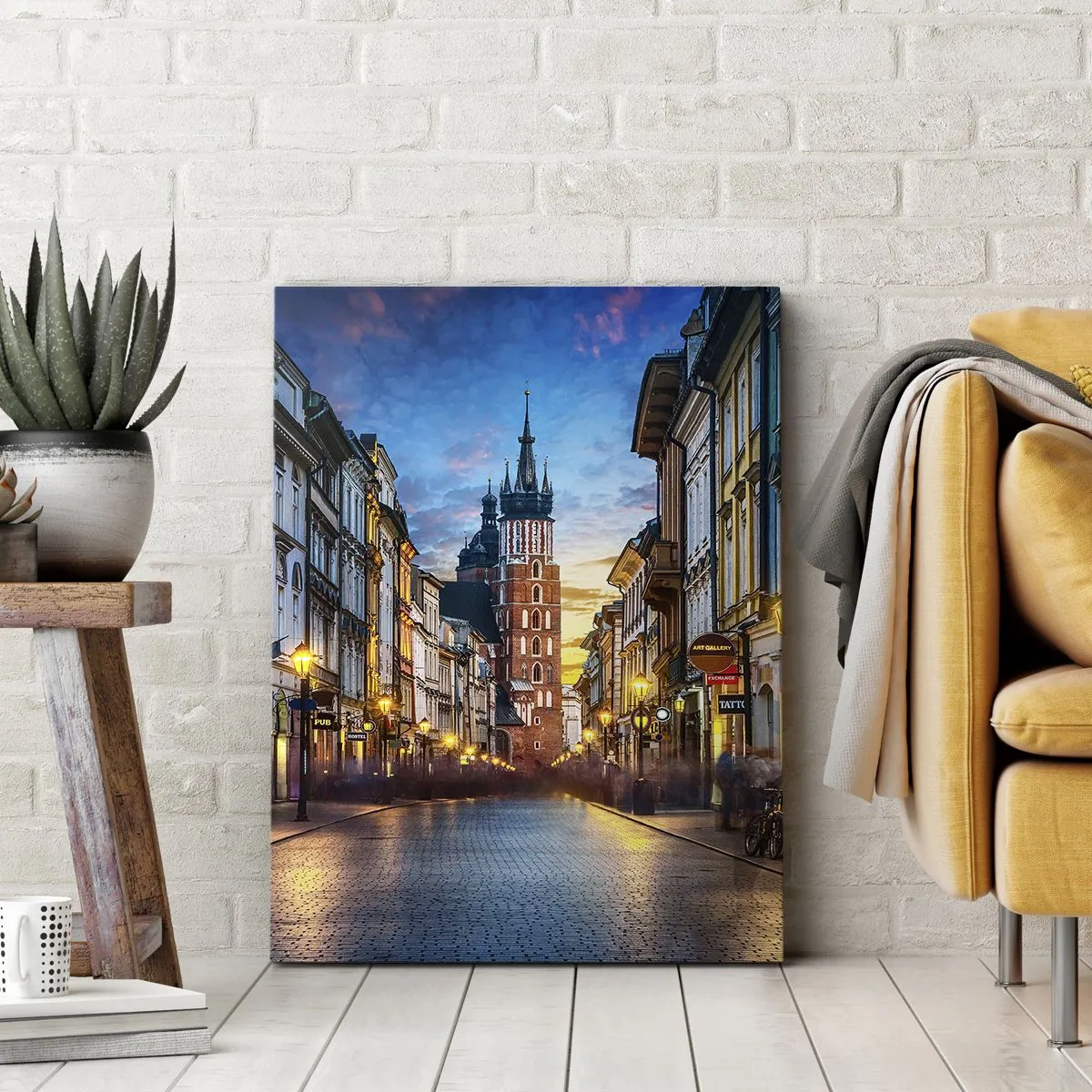 Bild auf Leinwand - Leinwandbild - Abendliche Straße mit Blick auf die Krakauer Kathedrale - 70x100cm - Krakauer Charme - Moderne Wanddekoration für Wohnzimmer und Schlafzimmer ARTTOR