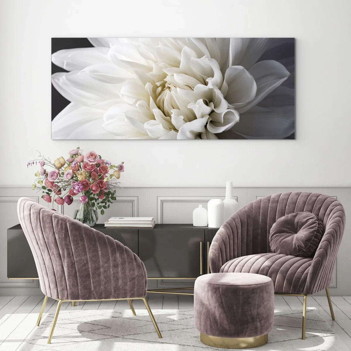 Glasbild - Bild auf glas - Eine zarte weiße Blume auf schwarzem Hintergrund in einer eleganten Komposition - 160x50cm - Der Morgen der Braut - Moderne Wanddekoration für Wohnzimmer und Schlafzimmer ARTTOR