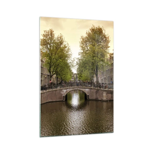 Glasbild - Bild auf glas - Ein Kanal in Amsterdam, umgeben von historischen Mietshäusern - 70x100cm - Mit dem Boot oder mit dem Fahrrad? - Moderne Wanddekoration für Wohnzimmer und Schlafzimmer ARTTOR