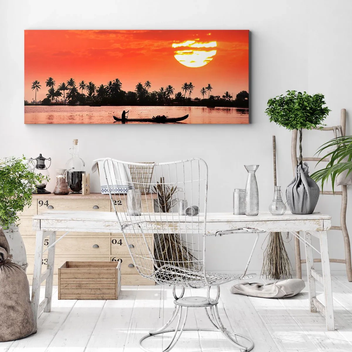 Bild auf Leinwand - Leinwandbild - Tropischer Sonnenuntergang mit einem Boot und Palmen im Hintergrund - 140x50cm - Die Ruhe der Tropen bei Sonnenuntergang - Moderne Wanddekoration für Wohnzimmer und Schlafzimmer ARTTOR