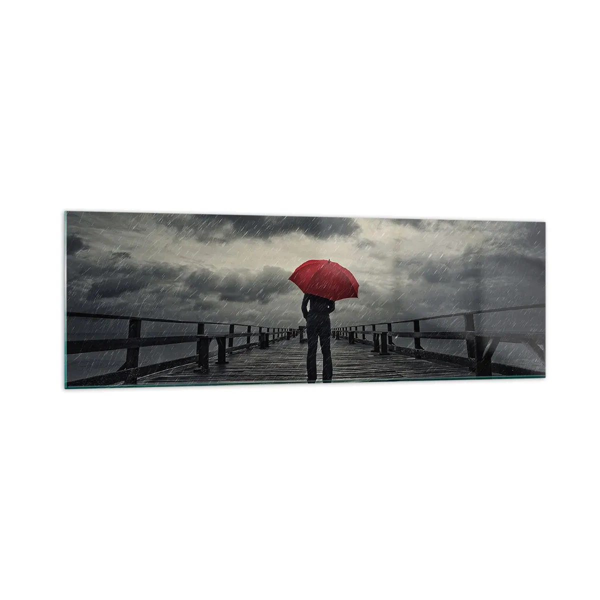 Glasbild - Bild auf glas - Eine Person mit einem roten Regenschirm auf einem verregneten Pier - 160x50cm - Es ist egal, dass es regnet - Moderne Wanddekoration für Wohnzimmer und Schlafzimmer ARTTOR