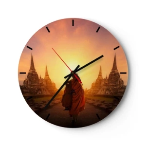 Wanduhr - Glasuhr - Ein Mönch in einem safranfarbenen Gewand, umgeben von Tempeln bei Sonnenuntergang - 30x30cm - In Frieden für die Ewigkeit - Moderne Wanddekoration für Wohnzimmer, Küche und Schlafzimmer ARTTOR