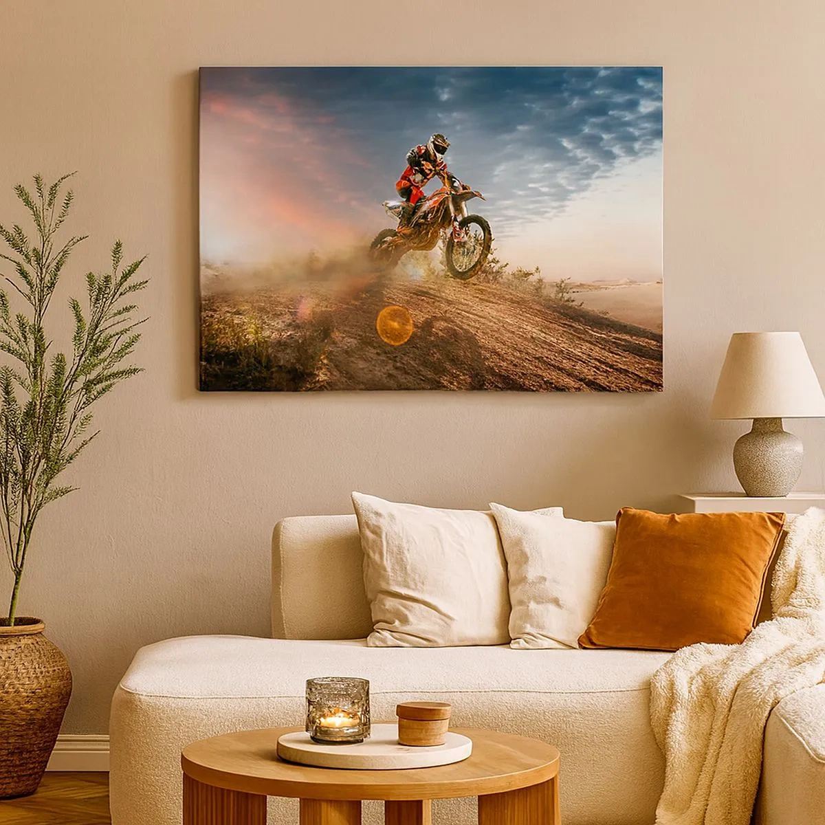 Bild auf Leinwand - Leinwandbild - Motorradfahrer in den Dünen bei Sonnenuntergang - 70x50cm - Für den Sieg - Moderne Wanddekoration für Wohnzimmer und Schlafzimmer ARTTOR