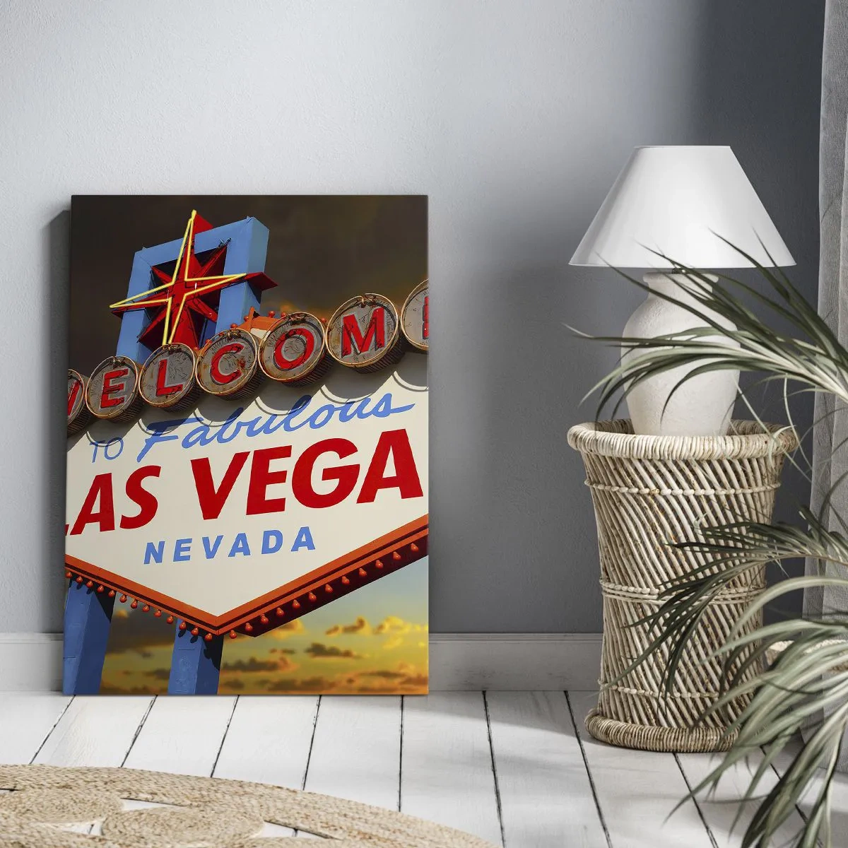 Bild auf Leinwand - Leinwandbild - Das berühmte Schild „Welcome to Fabulous Las Vegas“ bei Sonnenuntergang - 50x70cm - Für ein Lächeln des Schicksals - Moderne Wanddekoration für Wohnzimmer und Schlafzimmer ARTTOR