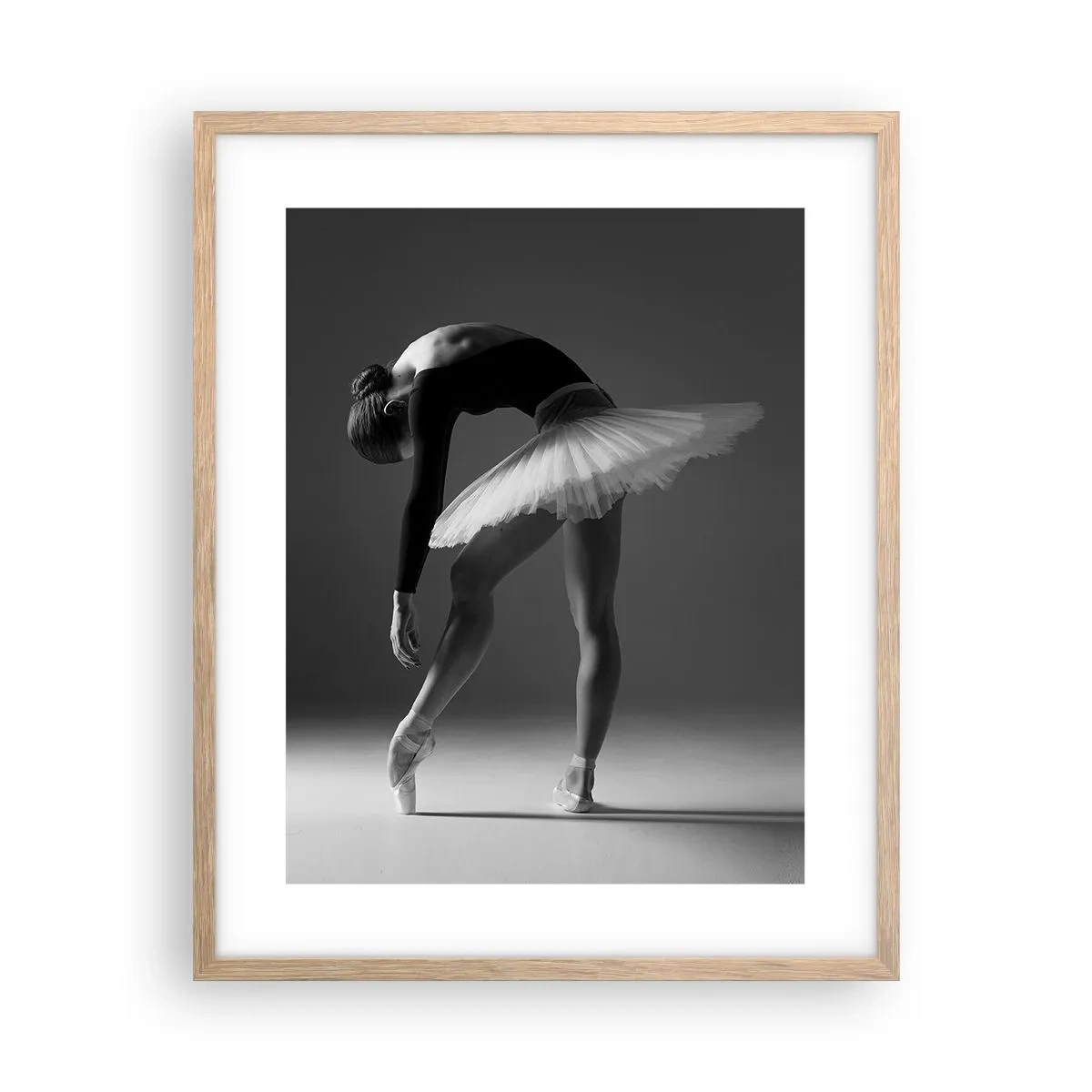 Poster in einem Rahmen aus heller Eiche - Bella Ballerina - 40x50 cm